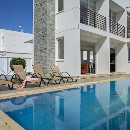 Crystal Blue 17 * Paralimni