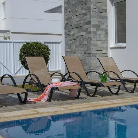 Crystal Blue 17 * Paralimni